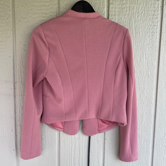 Iris Los Angeles Blush Pink Texture Blazer eye hook. Large - Picture 2 of 5